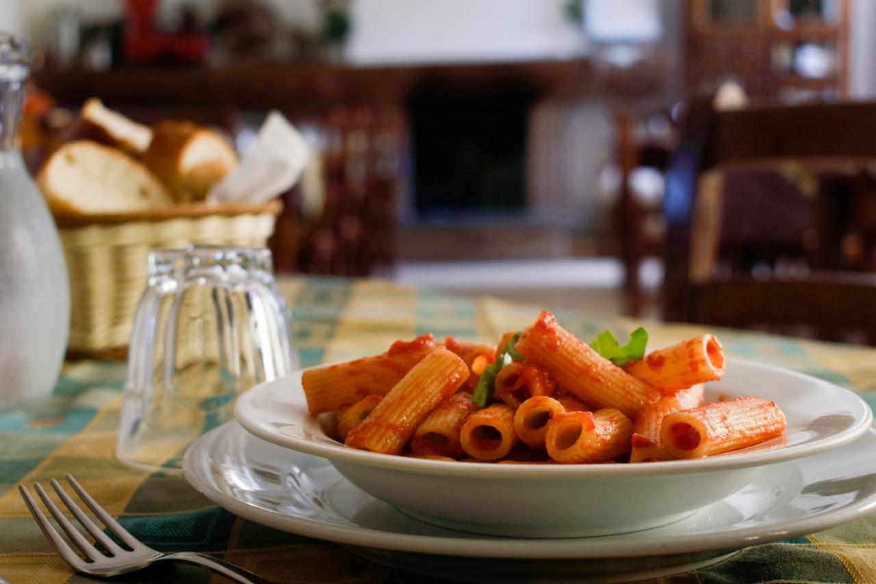 Agriturismo Sentiero Dei Sapori Guest House อาเจโรลา ภายนอก รูปภาพ