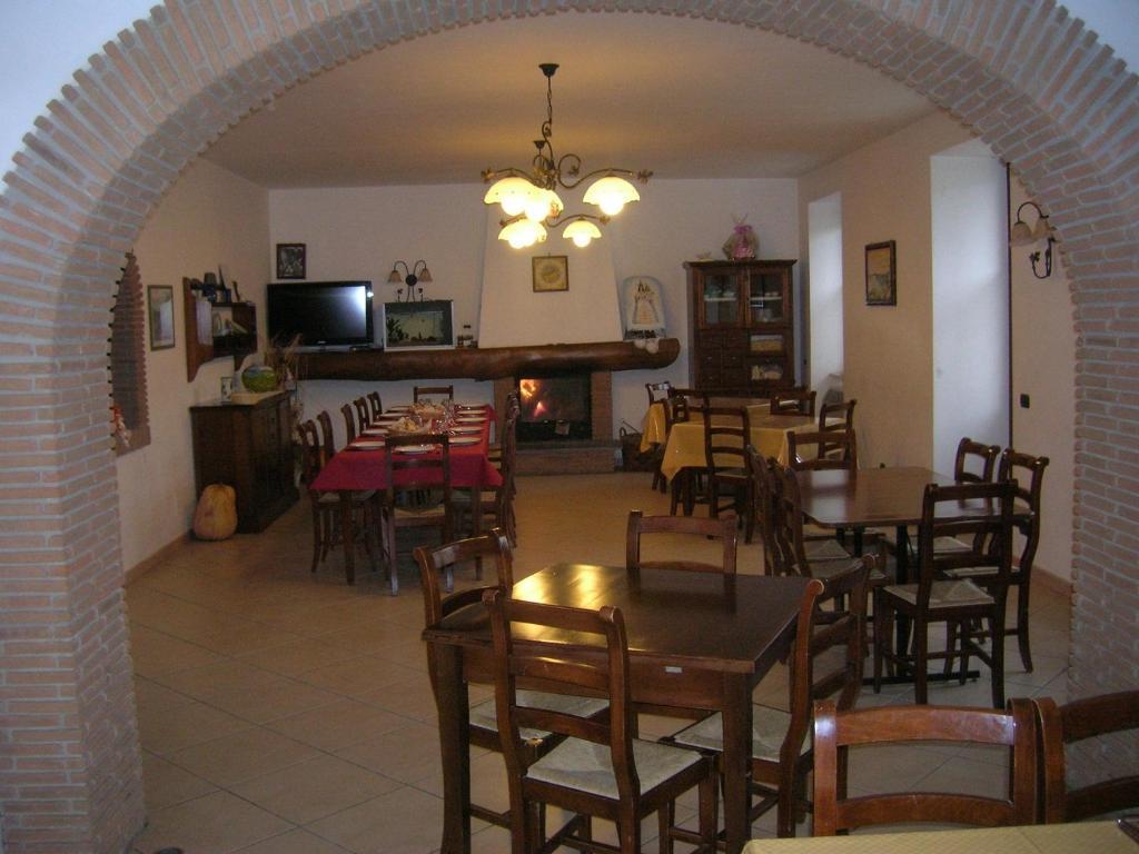 Agriturismo Sentiero Dei Sapori Guest House อาเจโรลา ภายนอก รูปภาพ